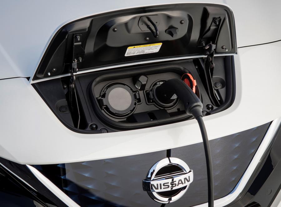 Детали экстерьера Nissan Leaf 2018 года  (WW) (фото 24 из 40)